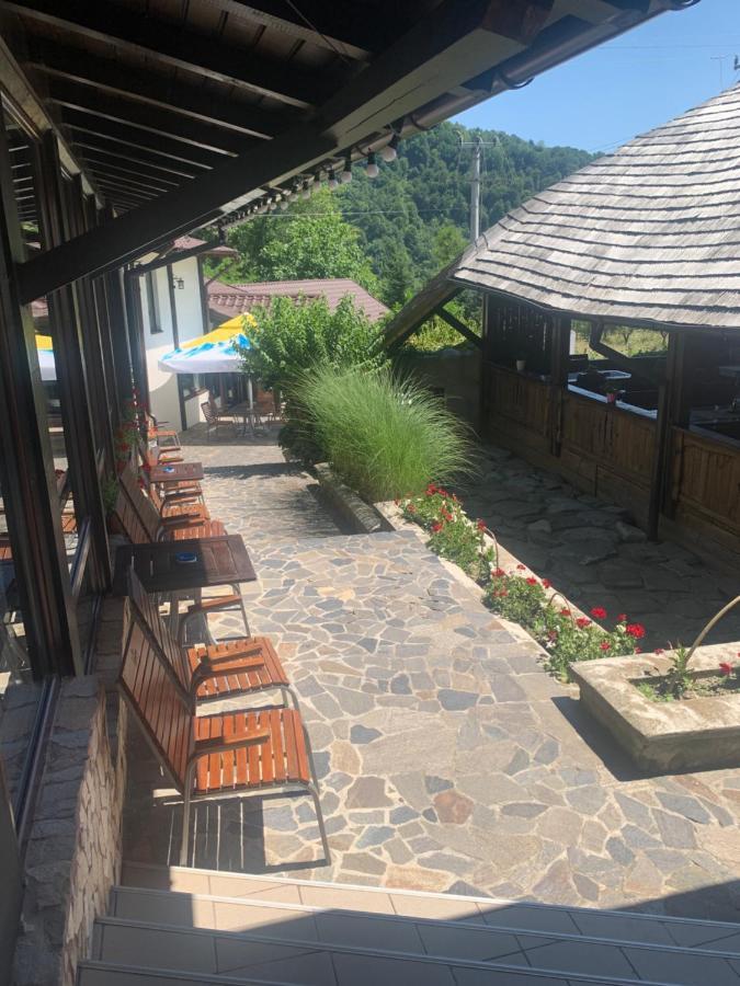 Hotel No Comment Rustic Curtea de Argeş Esterno foto